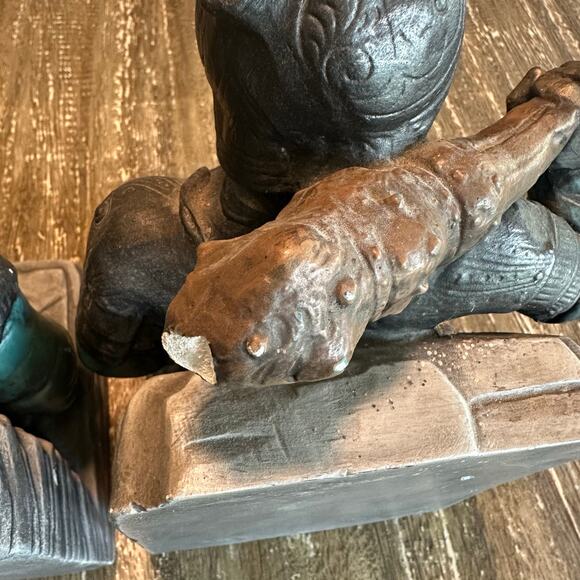 1970 Vintage Ann’s Original Figurines, Inc. Spanish Conquistador Viking Bookends - Picture 6 of 10